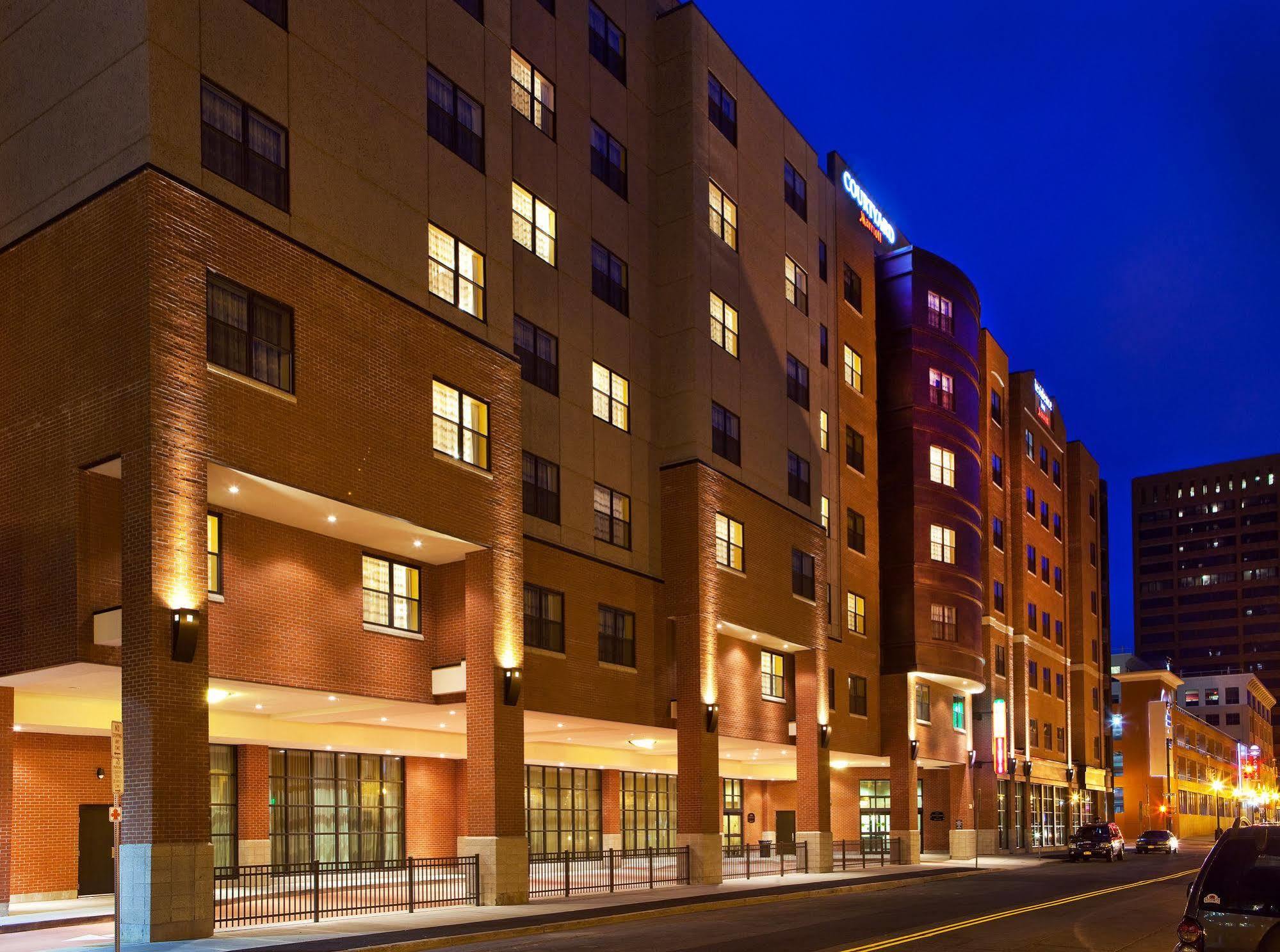 Residence Inn By Marriott Syracuse Downtown At Armory Square Eksteriør billede